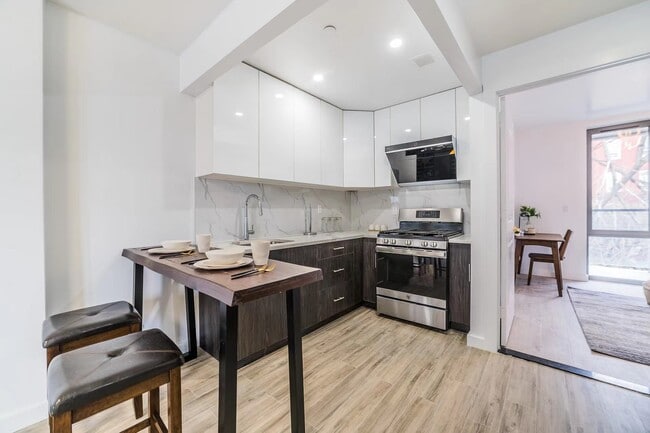 Building Photo - 7065 Queens Blvd