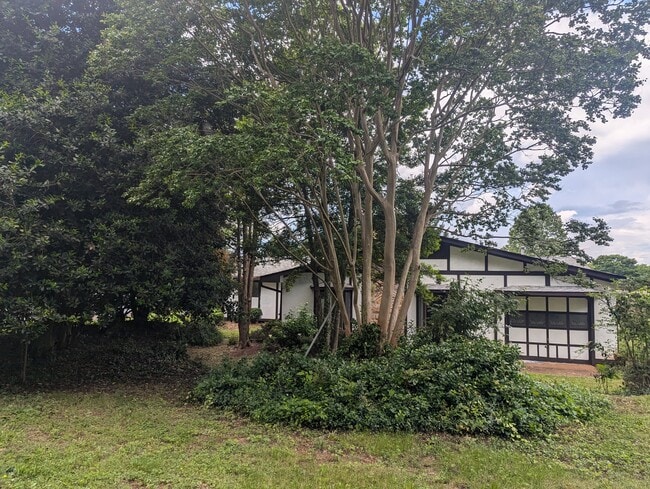 Building Photo - 11124 Farr Dr