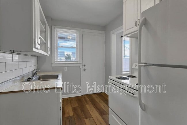 Building Photo - 2235 Homestead Dr