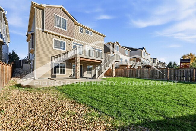 Building Photo - Gorgeous Home with Central AC and Washer/D...