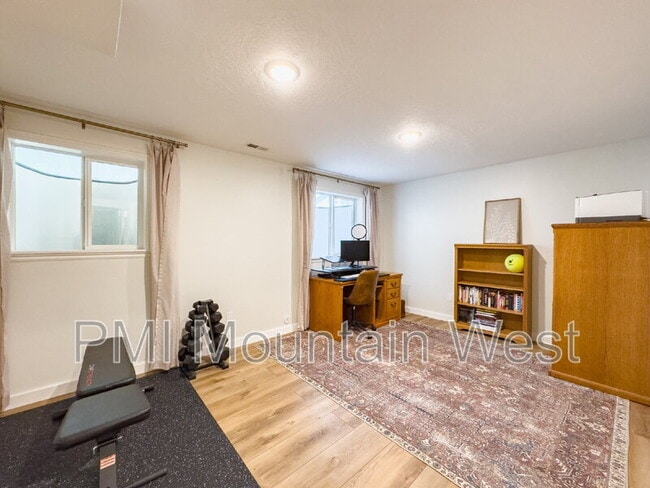 Building Photo - 607 E 1250 S