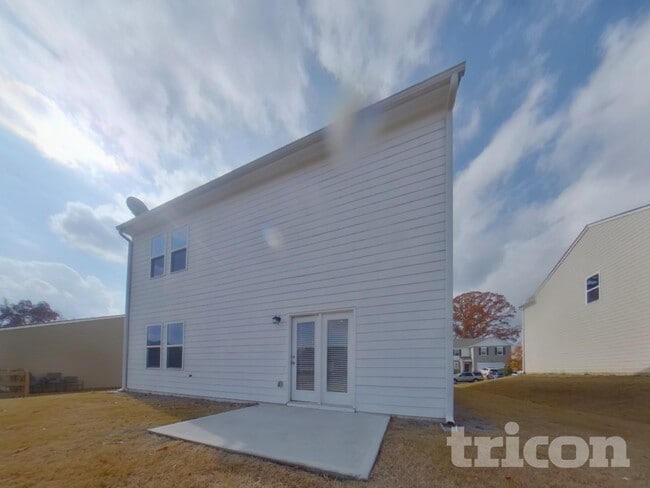 Building Photo - 250 Cottontail Ln