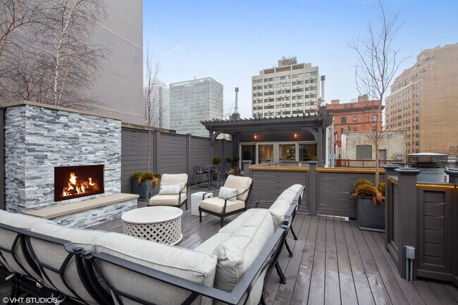 Building Photo - 38 E Elm St