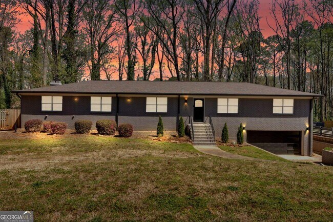 Building Photo - 3819 Dora Dr SE
