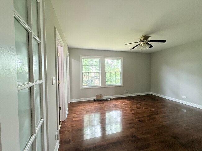 Building Photo - 229 Juniper Ln