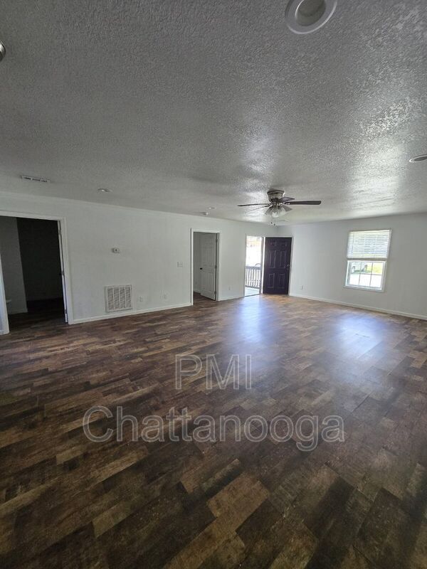 Building Photo - 23 Ga Ln