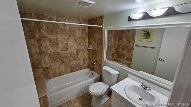 Building Photo - 205 Foxtail Dr