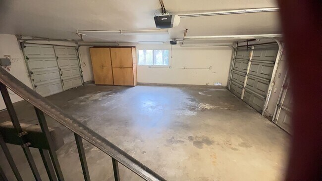 Building Photo - Beautiful Home with Golf course Views