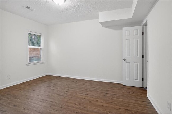 Building Photo - 1439 Westboro Dr SW