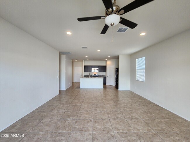 Building Photo - 1058 W Chimes Tower Dr