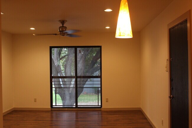 Building Photo - 209-E Eden at Avondale