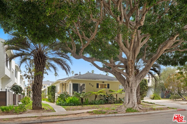 Building Photo - 948 20th St