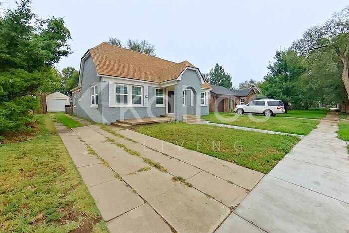 Building Photo - 2039 S Ong St