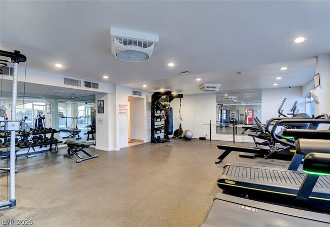 Building Photo - 3111 Bel Air Dr