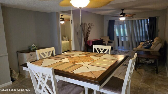 Building Photo - 2578 Demaret Dr