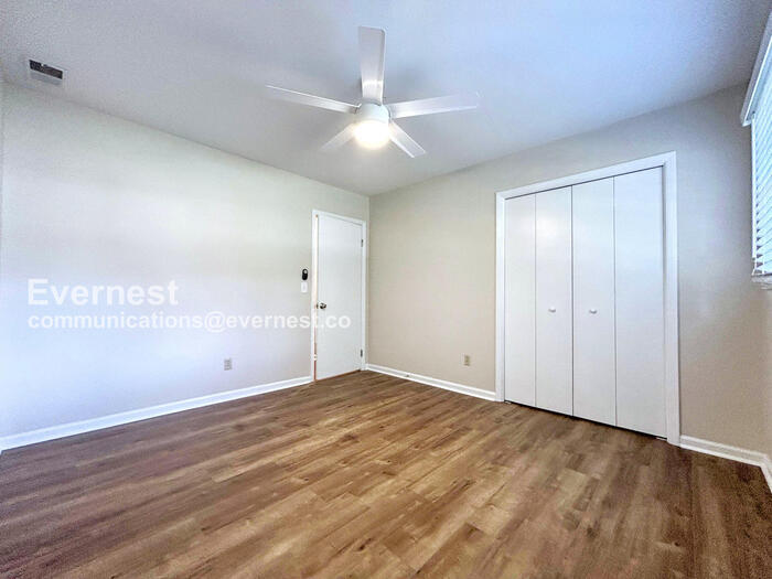 Building Photo - 1133 Wonder Ln