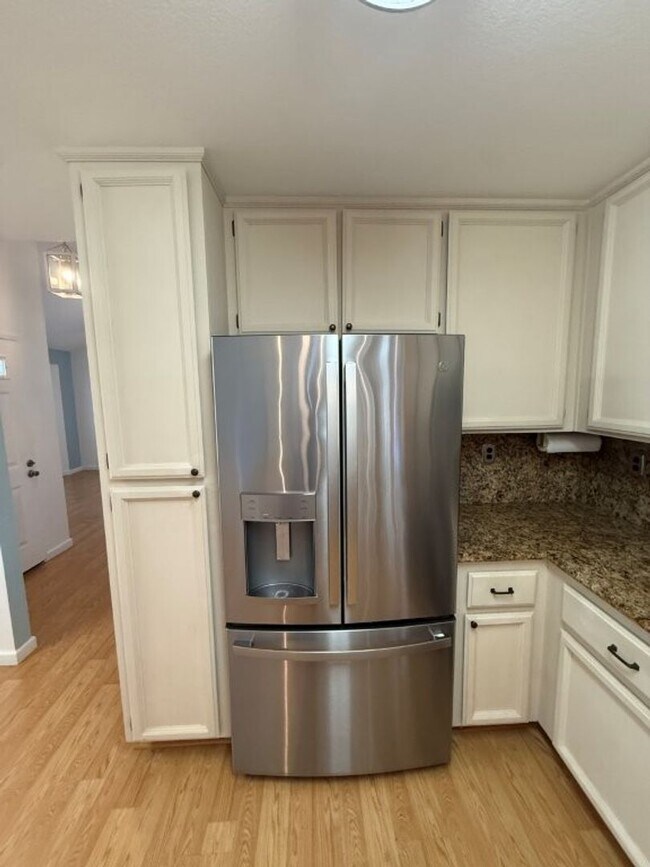 Building Photo - Modern 4 Bedroom One Story *Vacaville