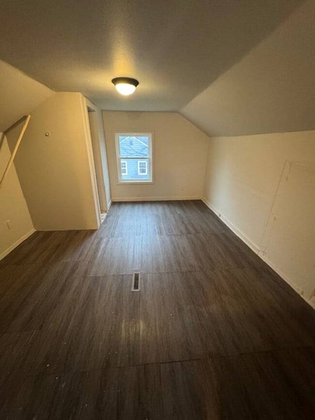 Building Photo - 2913 Chestnut St