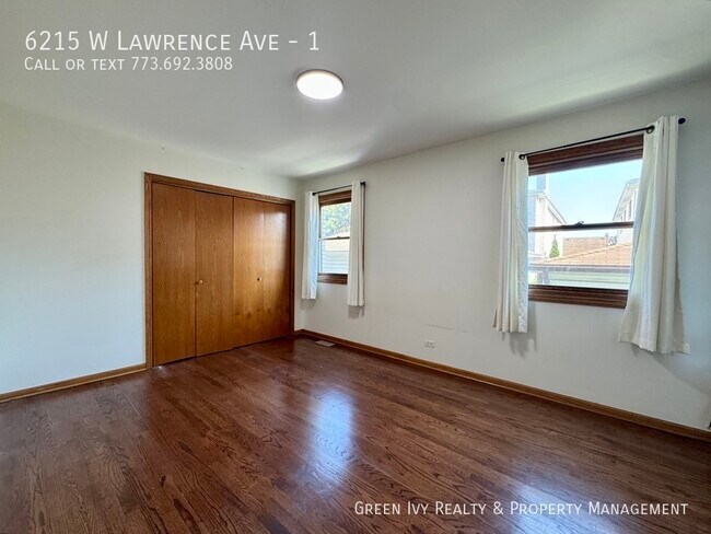 Building Photo - 6215 W Lawrence Ave