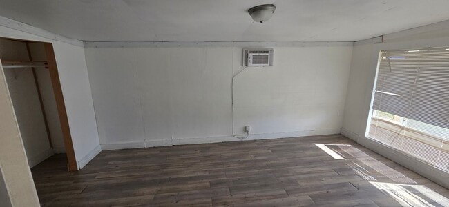 Building Photo - Large home on a corner lot in Ville Platte