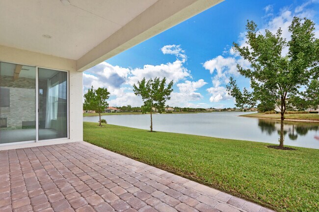 Building Photo - 1132 NW Demedici Rd