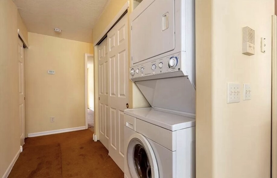 Washer and Dryer - 242 Beach Breeze Ln