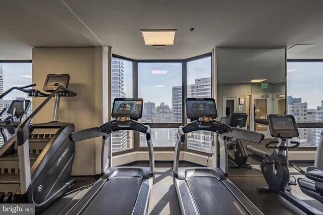 Building Photo - 2018 Walnut St