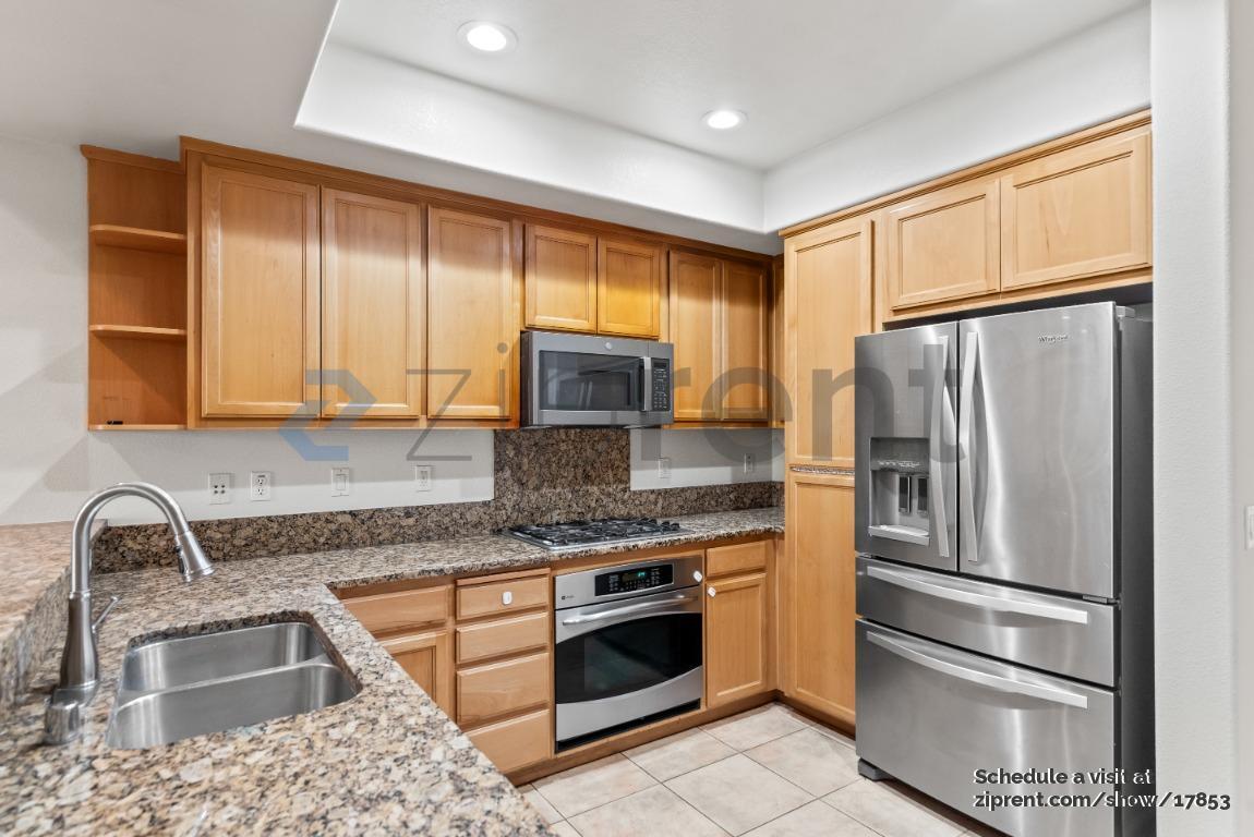 Building Photo - 2112 Sheffield Dr