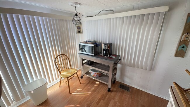 Building Photo - Beautiful fully furnished one bedroom, one bath manufactured home in a 55+ deed restricted gated ...