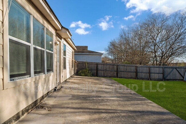 Building Photo - 4951 Orchid Star