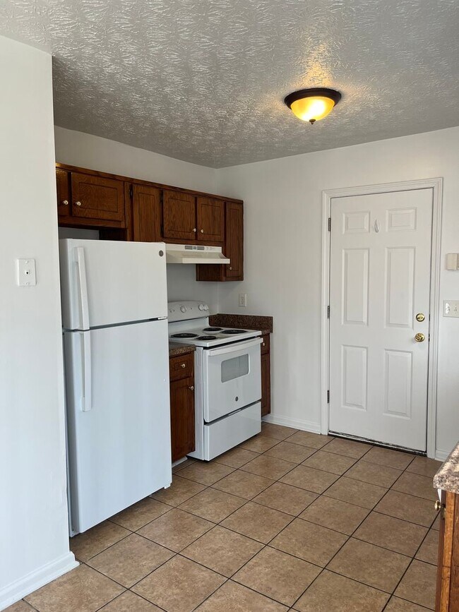 Building Photo - 5409 Sugarmill Dr