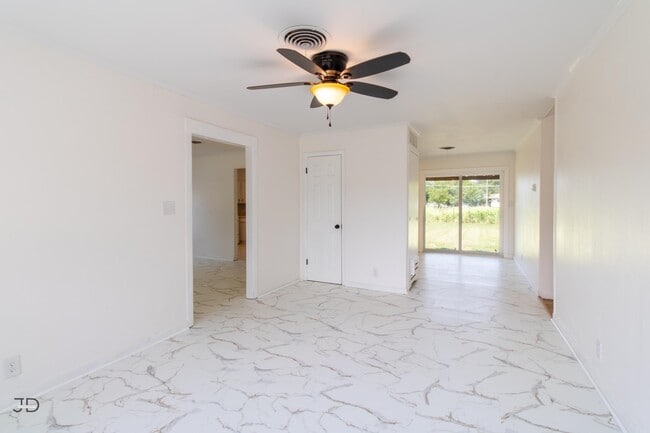 Building Photo - 1624 Sunnyside Ln