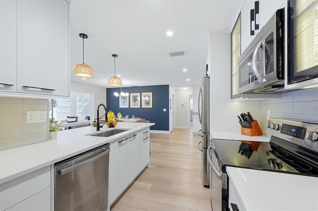 Building Photo - 2428 Whippoorwill Cir