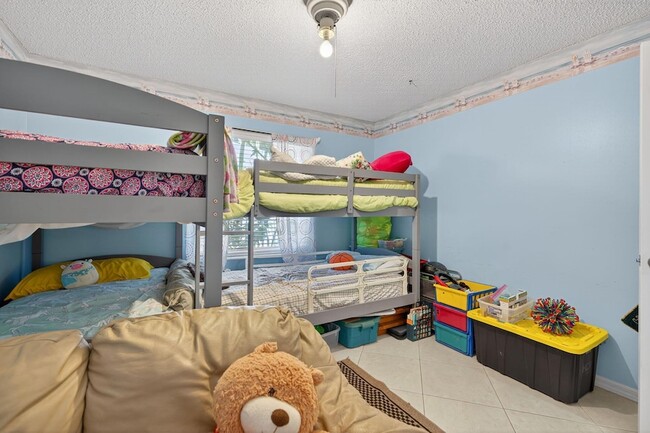 Building Photo - 6877 3rd St