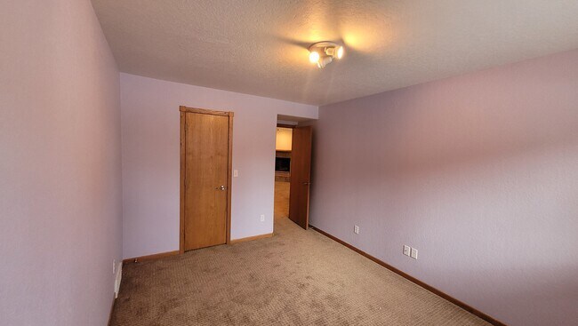 Building Photo - 1200 Duffer Dr