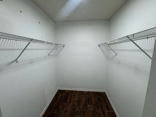 Building Photo - Your Dream Home Awaits! MASSIVE Backyard! ...