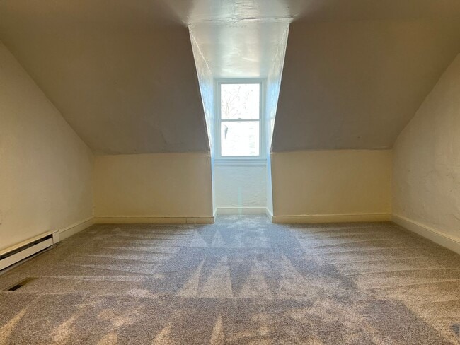 Building Photo - 3 Bedroom 1 Bath Home in Lancaster City - ...