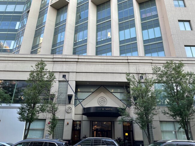 Building Photo - 111 W Maple St