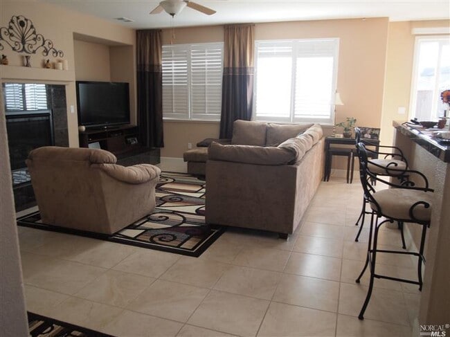 Building Photo - MARCH MOVE IN SPECIAL!  $250.00 off 1st Month's Rent if you move in by March 31st. Beautiful 5 be...