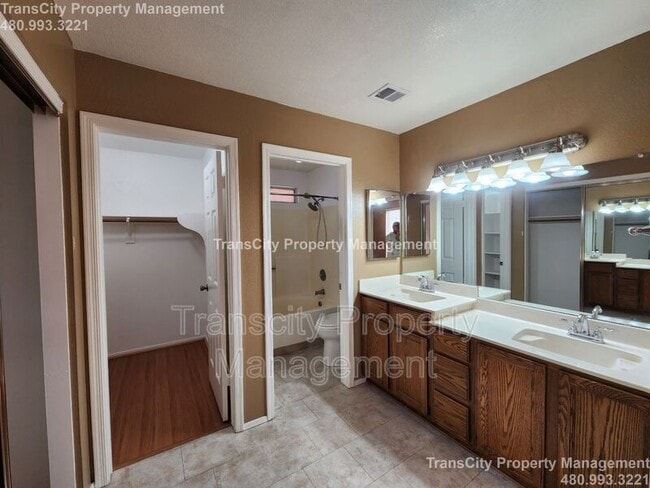 Building Photo - 1333 N Higley Rd