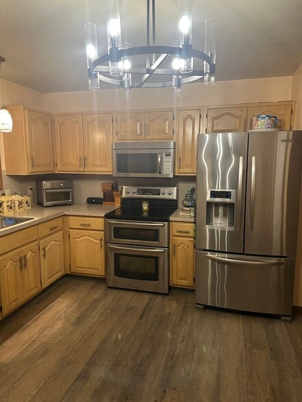 Building Photo - 310 Jennifer Ln