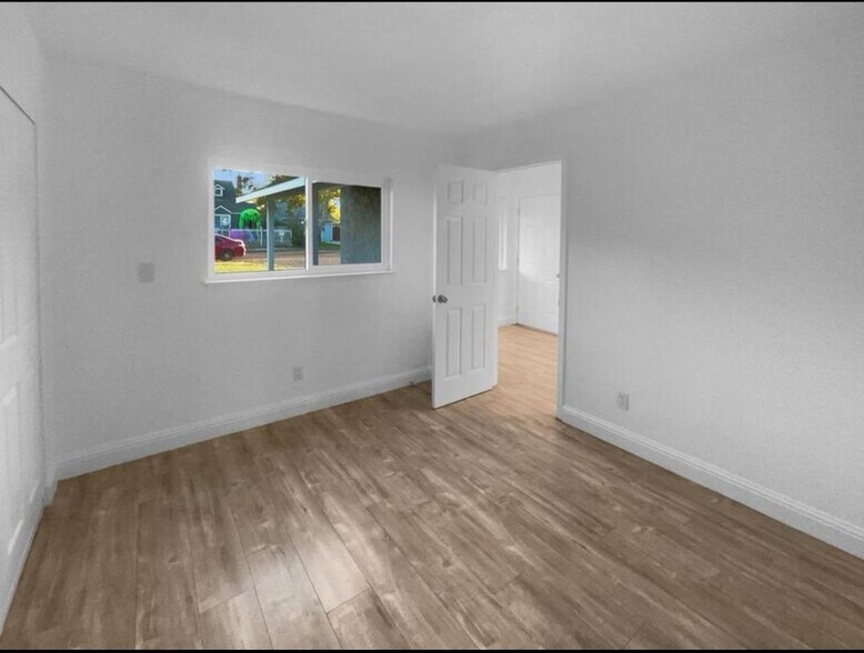 Building Photo - 1108 Frienza Ave