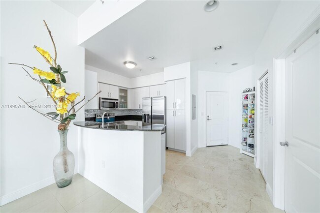 Building Photo - 7900 Harbor Island Dr