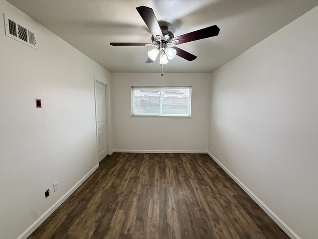 Building Photo - Orcutt Single Story Updated Home on Cul-De...