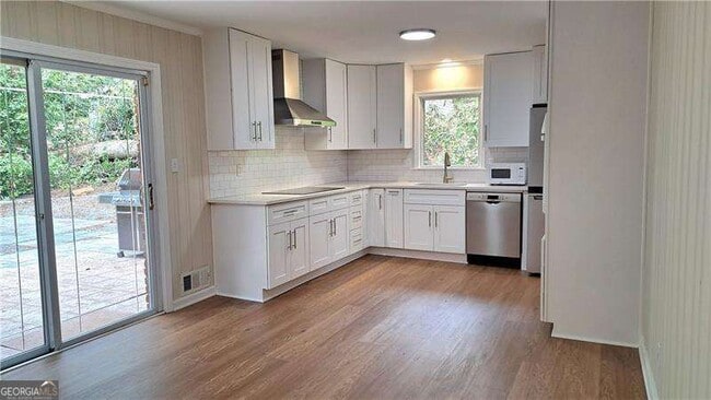 Building Photo - 1176 Converse Dr NE