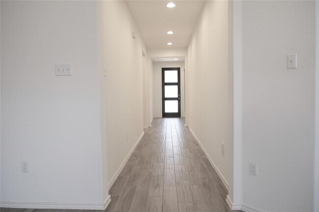 Building Photo - 11720 Reindeer Dr