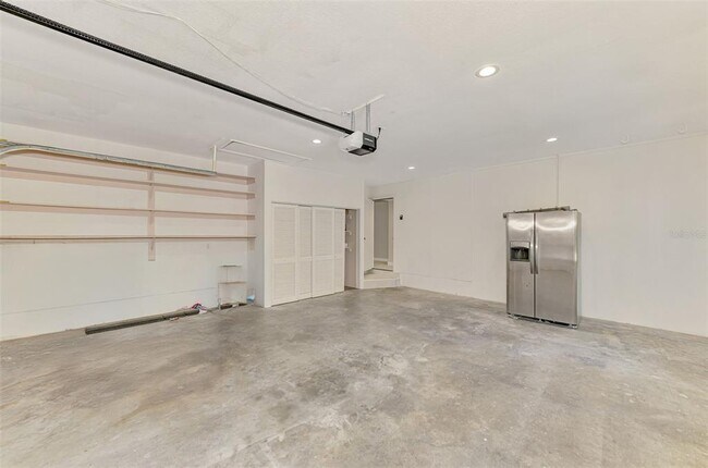 Building Photo - 1224 S View Dr