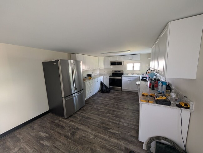 Building Photo - Huge Orchards House - Beautiful Updates