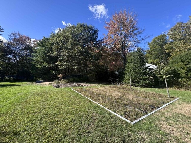 Building Photo - 3BR RANCH BRUNSWICK SEASONAL FURNISHED