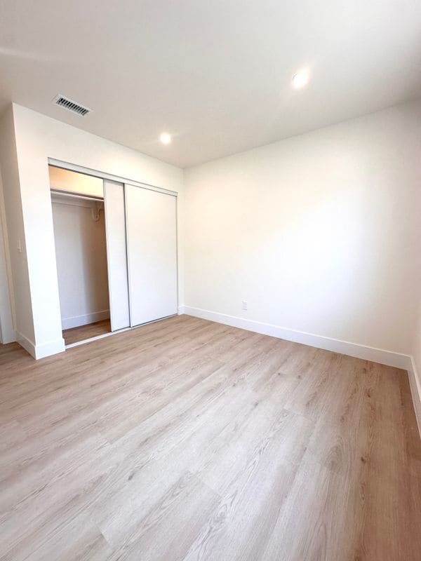 Building Photo - 1543 Delford Ave